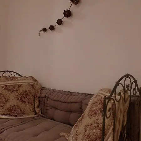 D'hotes Ferme Du Feugres Bed and Breakfast 3*