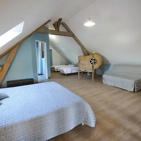 D'hotes Ferme Du Feugres Bed and Breakfast